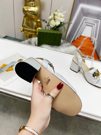 Gucci's new spring and summer rhinestone buckle round-toe thick-heeled sandals - Image 8