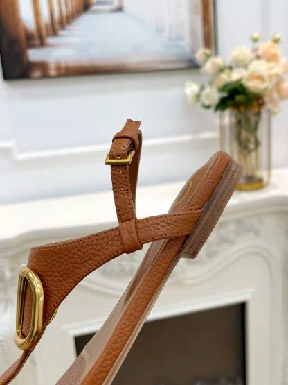 VALENTINO Fashionable and versatile thong sandals - Image 8