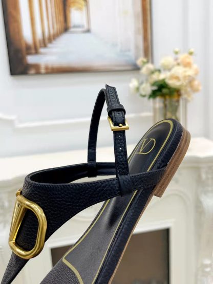 VALENTINO fashionable and versatile thong sandals - Image 8