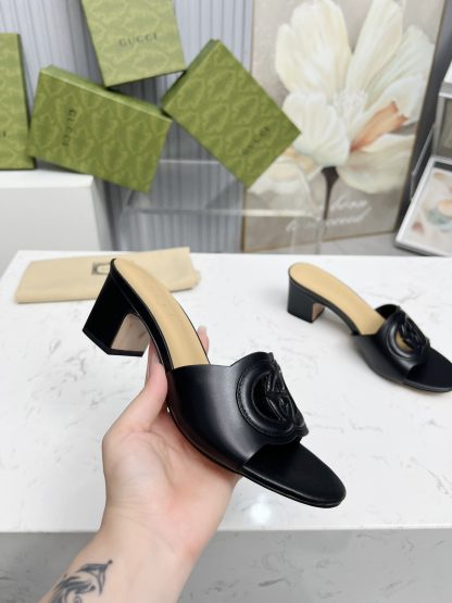 Gucci Interlocking G slide sandals - Image 8