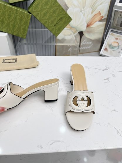 Gucci Interlocking G slide sandals - Image 8