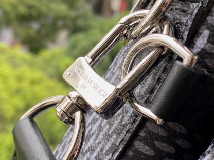 Louis Vuitton m69443 white check trio messenger bag - Image 8
