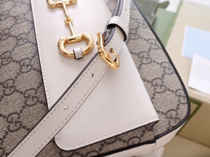 Gucci classic modern stylish crossbody bag - Image 8