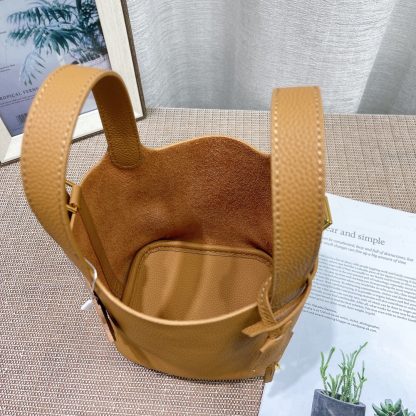 Hermès mini 14cm shopping basket bag is soft, versatile and very light - Image 8