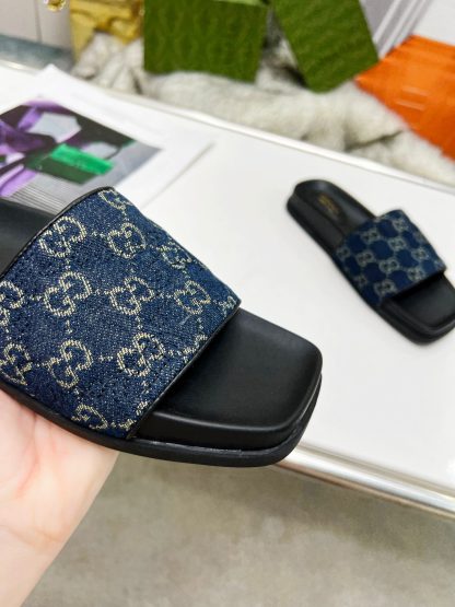 Gucci women's flat slippers - Image 8
