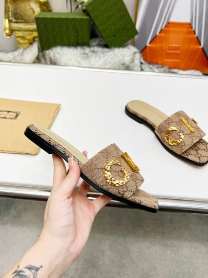 Gucci women's flat slippers - Image 8
