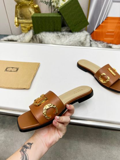 Gucci women's flat slippers - Image 8