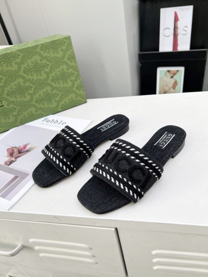 Gucci women's flat slippers - Image 7