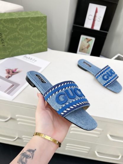 Gucci women's flat slippers - Image 9