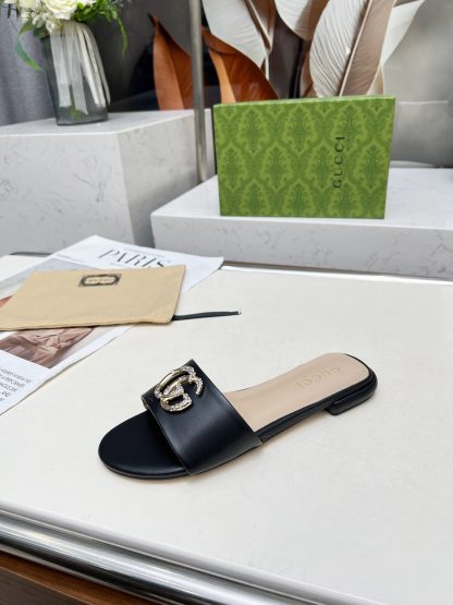 Gucci women's flat slippers - Image 8