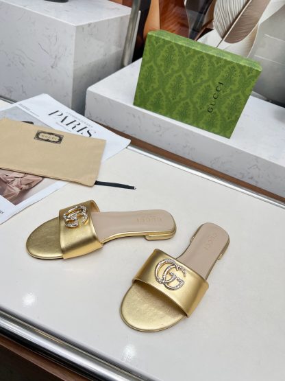 Gucci women's flat slippers - Image 6