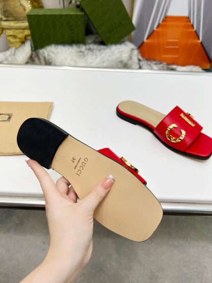 Gucci women's flat slippers - Image 8