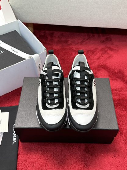 Chanel men's and women's couple's black and white mix and match classic casual sneakers - Image 7