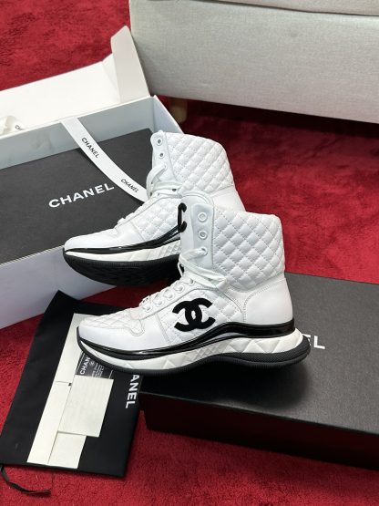 Chanel Early Autumn New Diamond Panda White Sneakers - Image 8