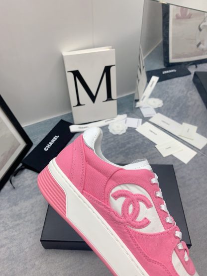 Chanel Spring and Summer Ultra High Quality Pink Fashionable Casual Sports Sneakers - Image 8