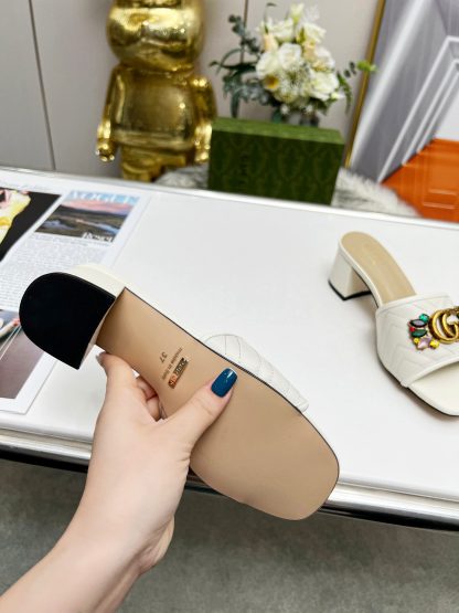 Gucci spring and summer new GG rhinestone buckle round toe thick heel slippers - Image 8