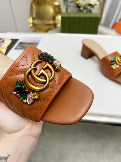 Gucci spring and summer new GG rhinestone buckle round toe thick heel slippers - Image 8