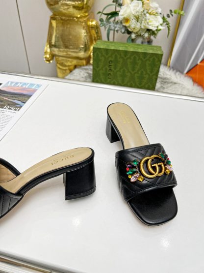 Gucci spring and summer new GG rhinestone buckle round toe thick heel slippers - Image 9