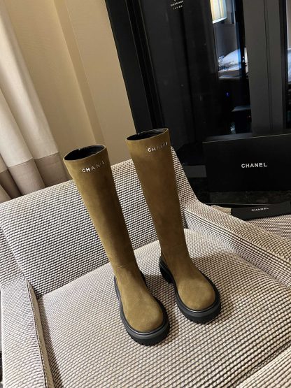 Chanel autumn and winter new handsome green brown personality stunning letter knight boots - Image 8
