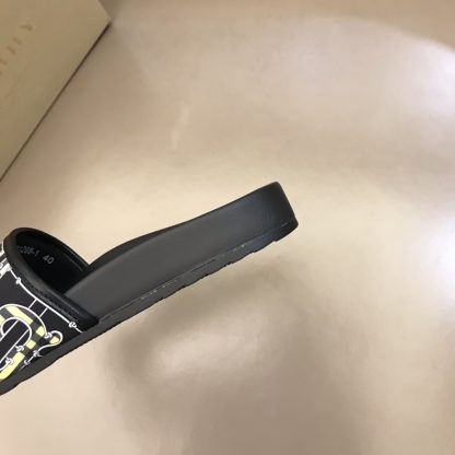 Burberry classic men's slippers - Image 8