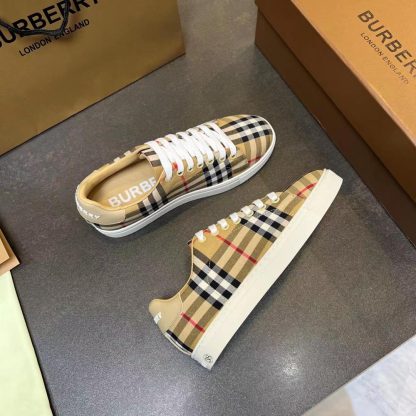Burberry low-top sneakers - Image 8