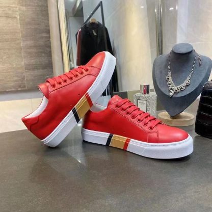 Burberry low-top sneakers - Image 8