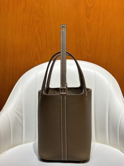 Hermès Elephant Grey Gold Buckle Basket Handbag - Image 8