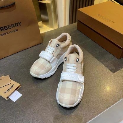 Burberry thick-soled sports shoes - Image 8