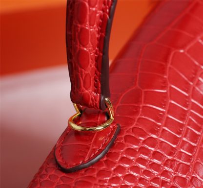 Hermès Red Mini Second Generation Kelly Crocodile Pattern Crossbody Bag Size: 25cm+9cm+18cm - Image 8
