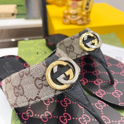 Gucci women's flat slippers - Image 8