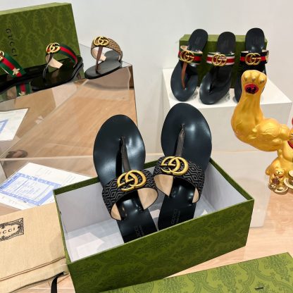 Gucci women's flat slippers - Image 8