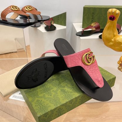Gucci women's flat slippers - Image 8