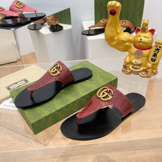 Gucci women's flat slippers