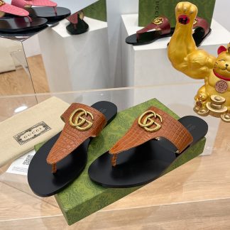 Gucci women's flat slippers