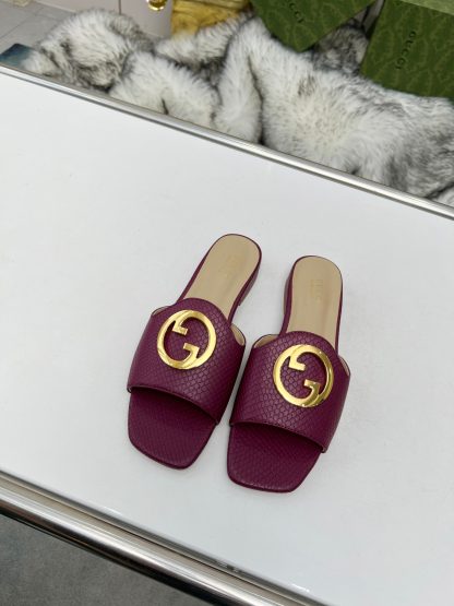 Gucci flat slippers