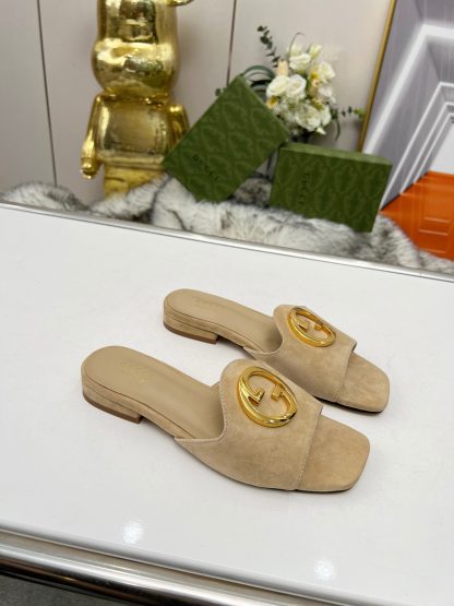 Gucci flat slippers
