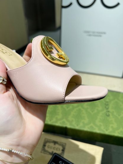 Gucci's classic high-heeled slippers are a must-have for summer - Image 7