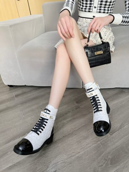 Chanel white leather boots worth putting away in the closet for autumn and winter - Image 7