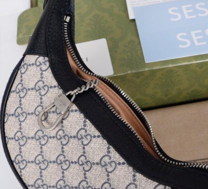 Gucci Novel Trend Crescent Bag - Image 8