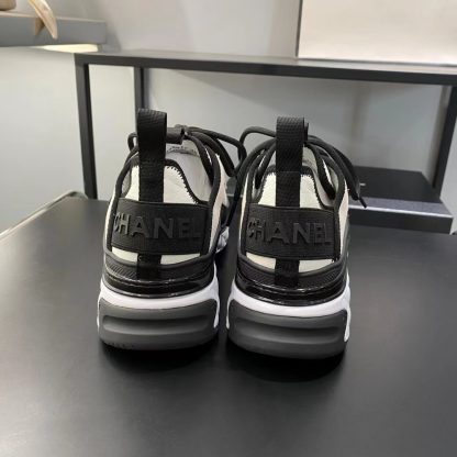 Chanel's latest beautiful black and white slim casual sneakers - Image 8