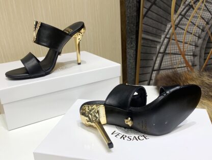 VERSACE Fashion V Buckle High Heels - Image 8