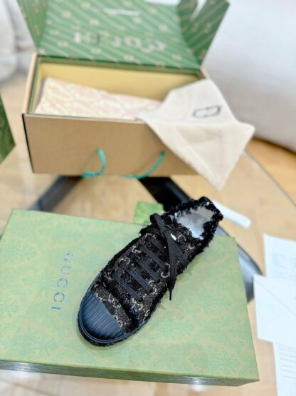 Gucci low-top casual sneakers - Image 9