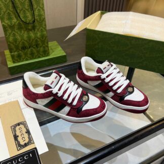 Gucci retro distressed elements, washed retro logo casual shoes on the tongue
