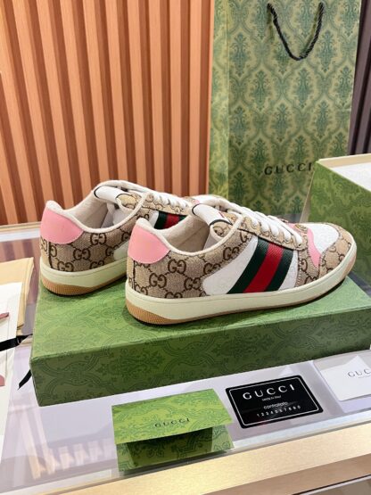 Gucci retro distressed elements, washed retro logo casual shoes on the tongue