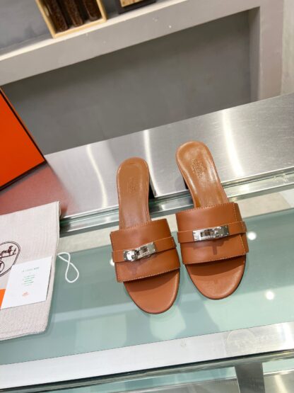 Hermès early spring new pure handmade brown thick heel sandals - Image 8