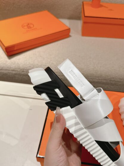 Hermès soft calfskin white casual cross-slippers - Image 8