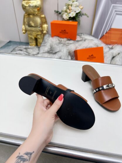 Hermès new spring and summer brown thick-heeled sandals, heel height 5cm - Image 8