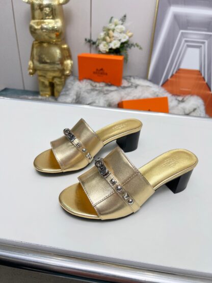 Hermès Spring/Summer new gold block-heeled sandals, heel height 5cm - Image 8