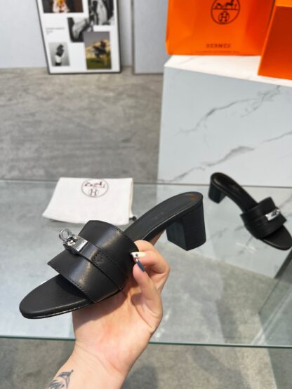 Hermès early spring new black high-heeled sandals - Image 8