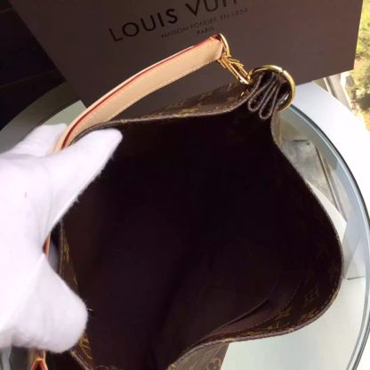 Louis Vuitton METIS Handbag - Image 8